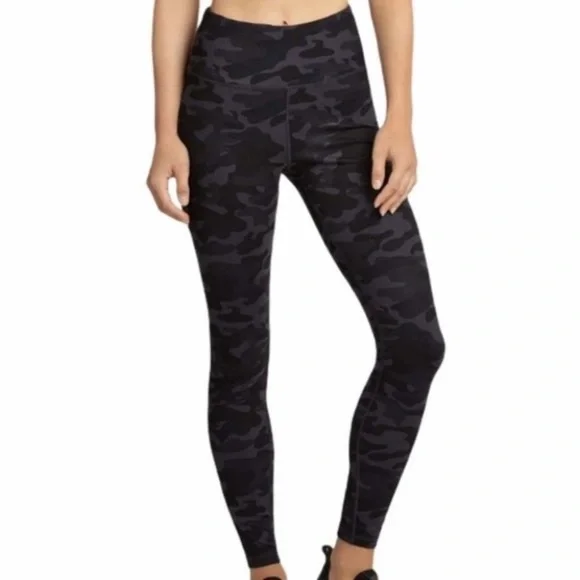 Danskin Black Camouflage Leggings, Large - Picture 7 of 7